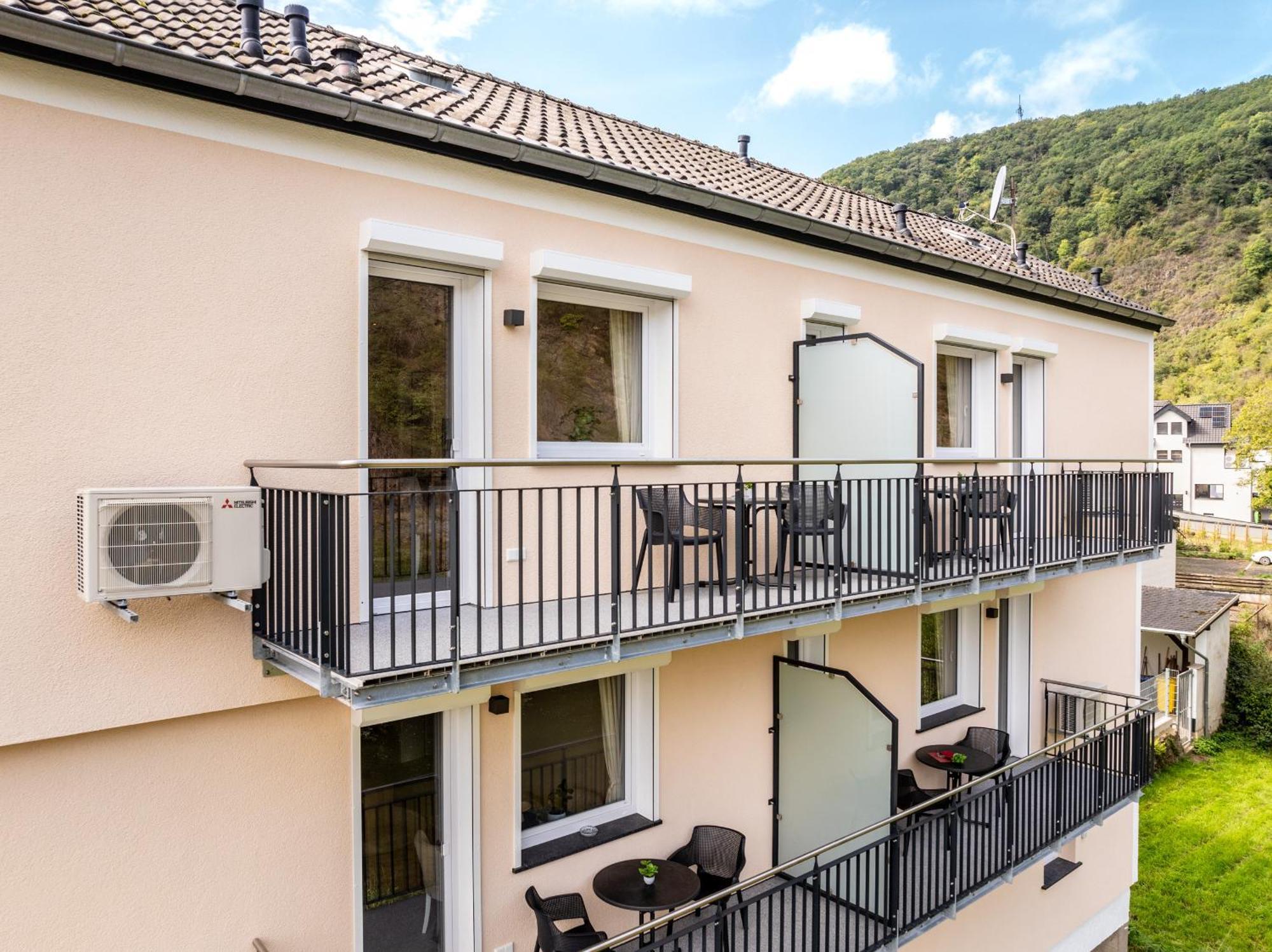 Apart Hotel Lang Altenahr Exteriör bild